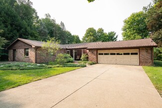 9704 N 16th St, Plainwell, MI 49080