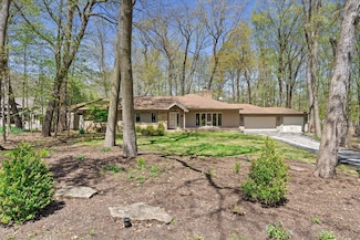 1810 Wedgewood Dr E, Elm Grove, WI 53122