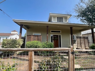 103 Sample St, San Antonio, TX 78210