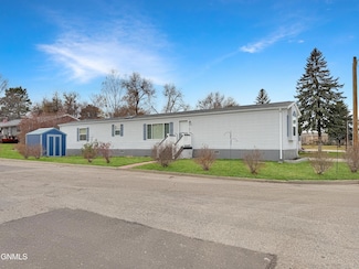 1915 Sioux St, Williston, ND 58801