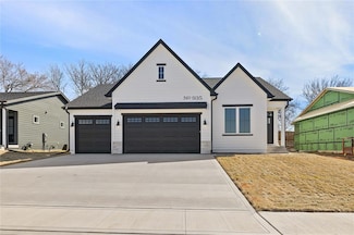 935 Roosevelt St, Polk City, IA 50226