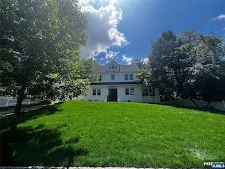 90 Glenwood Rd, Englewood, NJ 07631