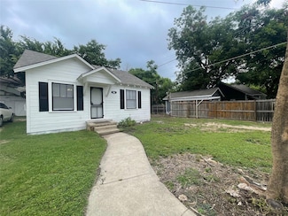 506 W 11th St, Taylor, TX 76574