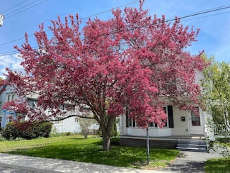 21 Park St, Barre, VT 05641