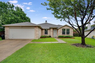 208 Blazing Star Trail, Burleson, TX 76028