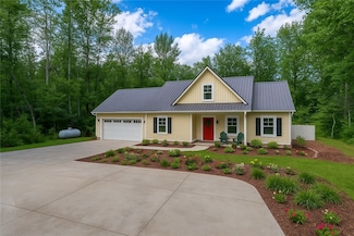 128 Willys Creek Cir, Pickens, SC 29671