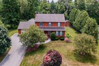 14 Elmwood Dr, Rutland, VT 05701