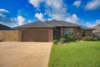 107 Brazos Ct, Richwood, TX 77531