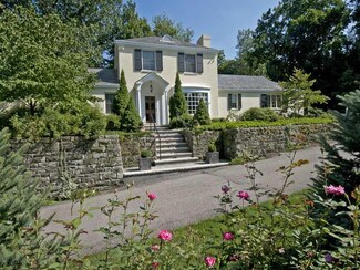 516 Irwin Dr, Sewickley, PA 15143