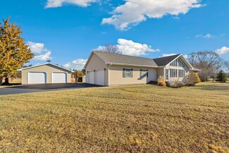10462 Sandburr Ct, Thomson, IL 61285