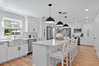 72 Gray St, North Andover, MA 01845