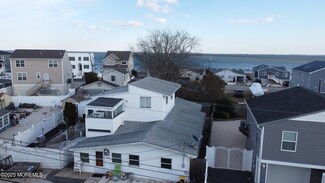1712 Binnacle Rd, Forked River, NJ 08731