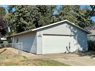 9815 SE Amherst St, Clackamas, OR 97015