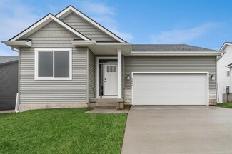 2806 22nd St SW, Altoona, IA 50009