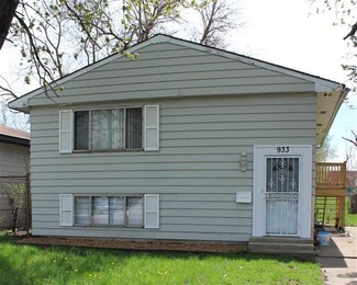933 E 16th Ave, Gary, IN 46407