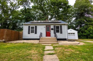 1515 1st St, La Porte, IN 46350