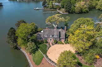 222 Waterview Point Ln, Weems, VA 22576