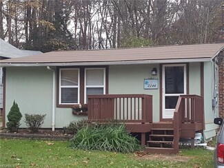 2244 Iraquois St, Ravenna, OH 44266