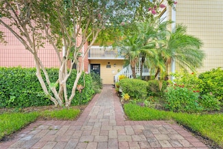 2424 W Tampa Bay Blvd Unit G204, Tampa, FL 33607