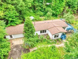 19900 Williamsville Rd, Gregory, MI 48137