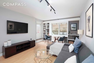 301 E 75th St Unit 2G, New York, NY 10021