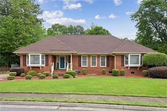 8 Diamond Hill Rd, Hampton, VA 23666