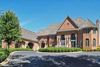 32 W Penny Rd, South Barrington, IL 60010