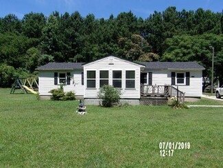 36374 Seaside Rd, Painter, VA 23420