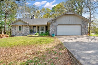 2 Buckingham Dr, Bella Vista, AR 72714