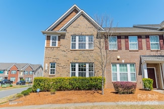 9001 Lanark Ln, Fort Mill, SC 29707