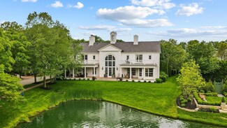 8 Ealy Crossing S, New Albany, OH 43054