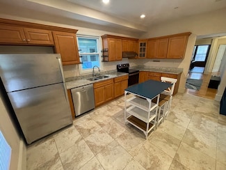 32 Suffolk St Unit 2, Cambridge, MA 02139