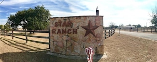 140 Star Ranch Dr, Whitney, TX 76692