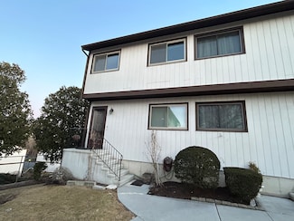 27 Crows Nest Ln Unit 17A, Danbury, CT 06810
