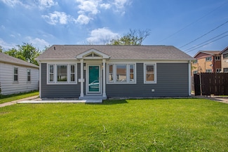 4728 Grace St, Schiller Park, IL 60176