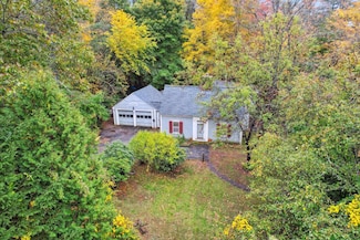 17 Edgewood St, Franklin, NH 03235