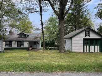 113 Lake Minisink Rd E, Dingmans Ferry, PA 18328