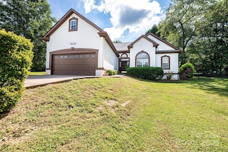 5686 Gold Creek Bay, Hickory, NC 28601