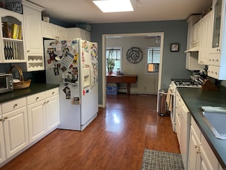 78 Elizabeth Ave, Stamford, CT 06907