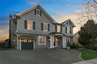3076 Riverside Dr, Wantagh, NY 11793