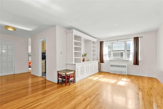 29-49 137th St Unit 2H, Flushing, NY 11354