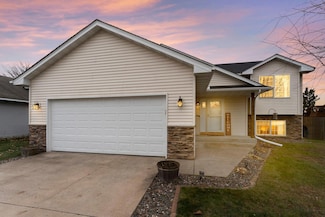 903 Isanti Pkwy NW, Isanti, MN 55040