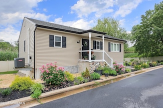 8 Clement Ln, Leonardo, NJ 07737