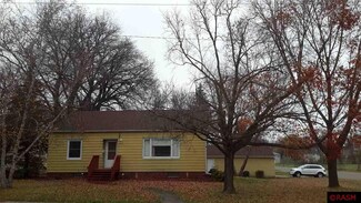 407 3rd St SW Unit third, Wells, MN 56097