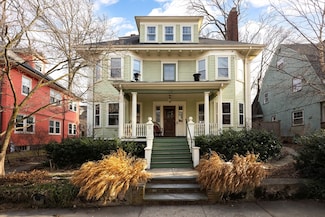 15 Lyndhurst St, Dorchester Center, MA 02124