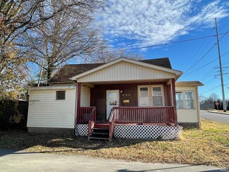 820 S 6th St, Boonville, IN 47601