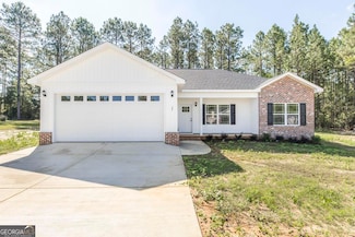 104 Long Pines Cir, East Dublin, GA 31027
