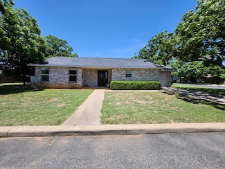 626 S Creek St, Fredericksburg, TX 78624