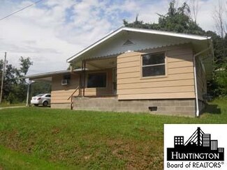 1727 Echo Dr, Ironton, OH 45638
