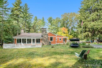 109 Mill Creek Ln NW, Comstock Park, MI 49321